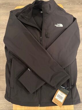 The North Face Men's Black Softshell Performance Jacket